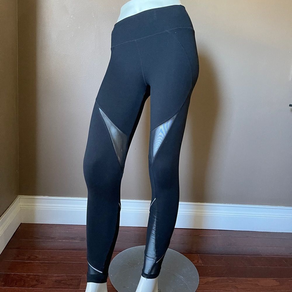 Fabletics High Waisted Leggings w/ Mesh decor